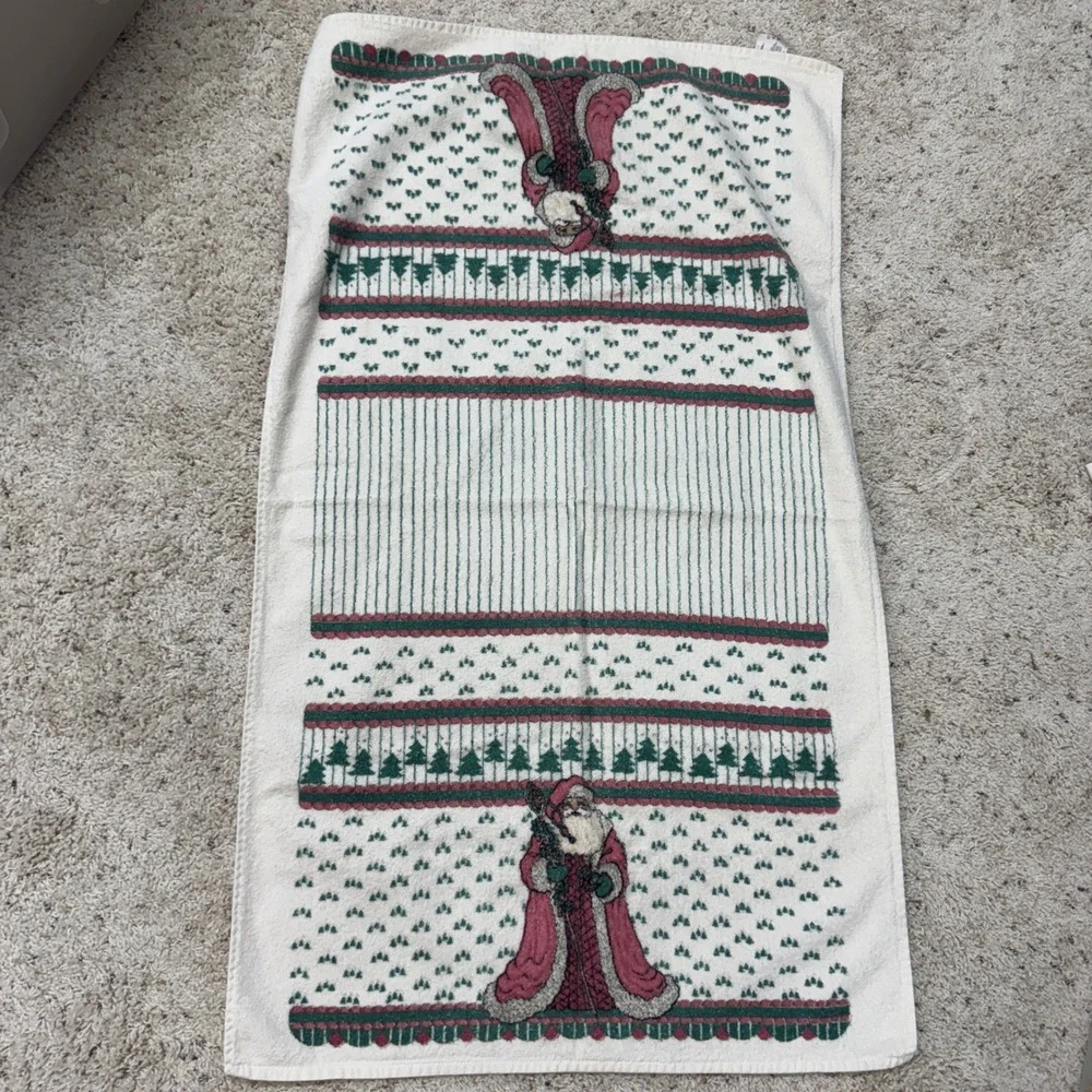 Vintage Cannon Santa Claus Bath Towel Red Green Cotton Made in USA Holiday Decor